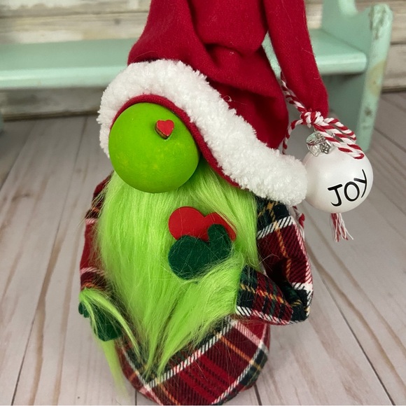 🚫SOLLD🚫 Grinch Gnome Handmade Plaid Flannel Festive Christmas Holiday Decor - Picture 4 of 11